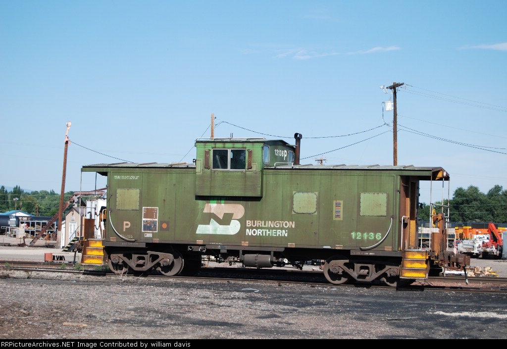 BN Caboose 12136
